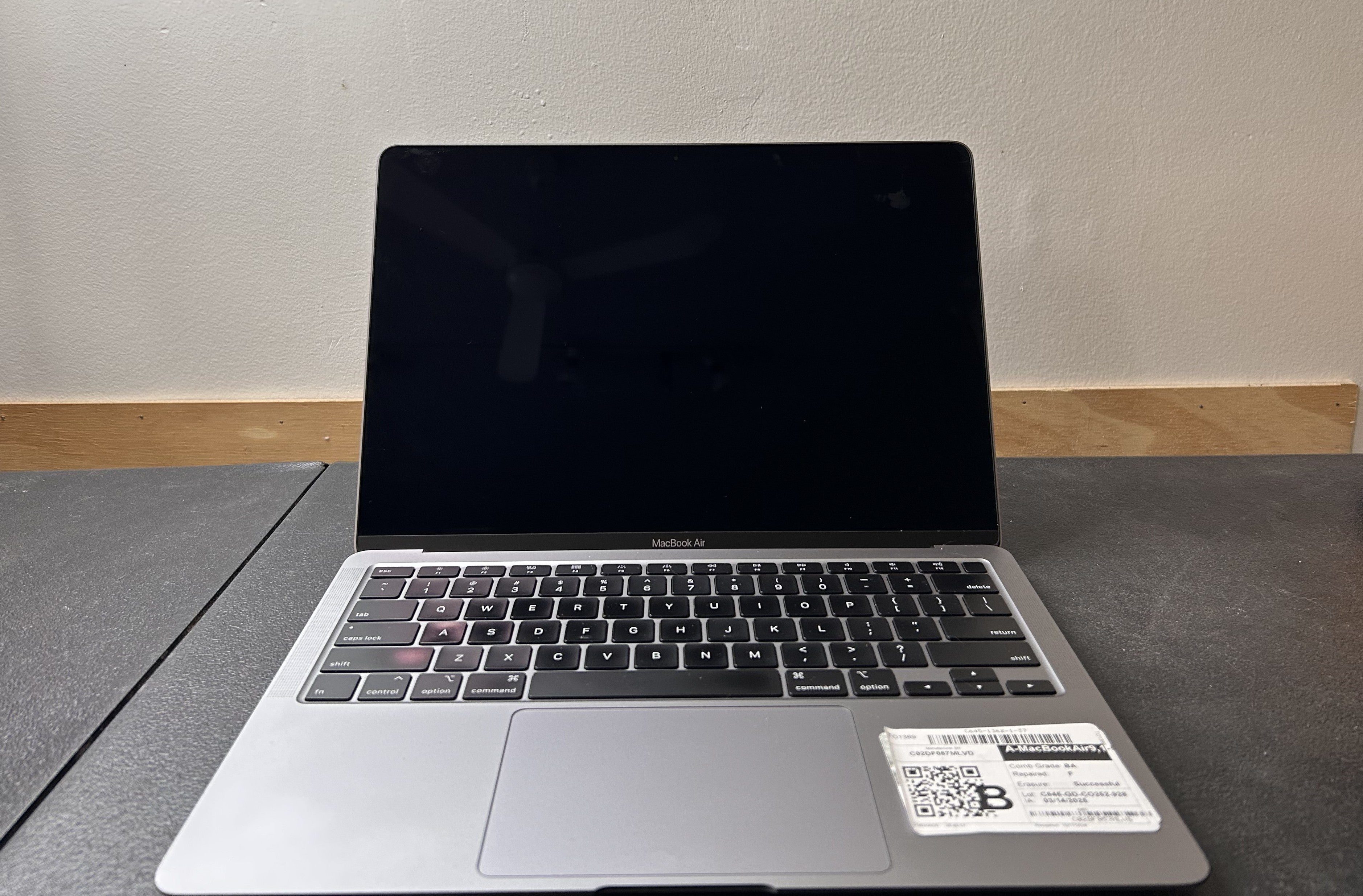Macbook Air 13" 2020 (A2179) - Grade B